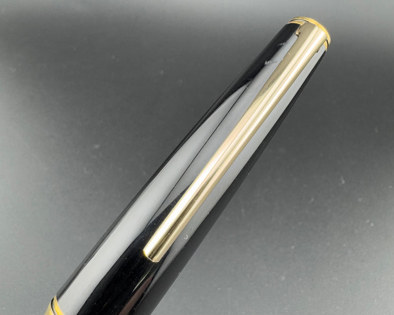 Pilot Custom Black Resin Fountain Pen 18K Gold Fine Nib Oct 1976