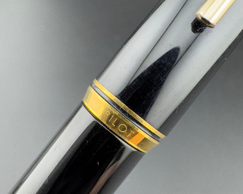 Pilot Custom Black Resin Fountain Pen 18K Gold Fine Nib Oct 1976