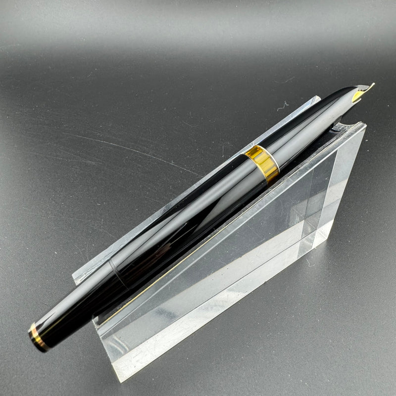 Montblanc Meisterstück No. 72 Fountain Pen 18C Gold Extra-Fine Nib Serviced