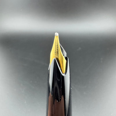 Montblanc Meisterstück No. 72 Fountain Pen 18C Gold Broad Nib Serviced