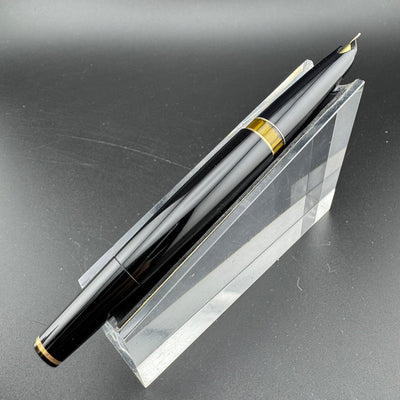 Montblanc Meisterstück No. 72 Fountain Pen 18C Gold Broad Nib Serviced