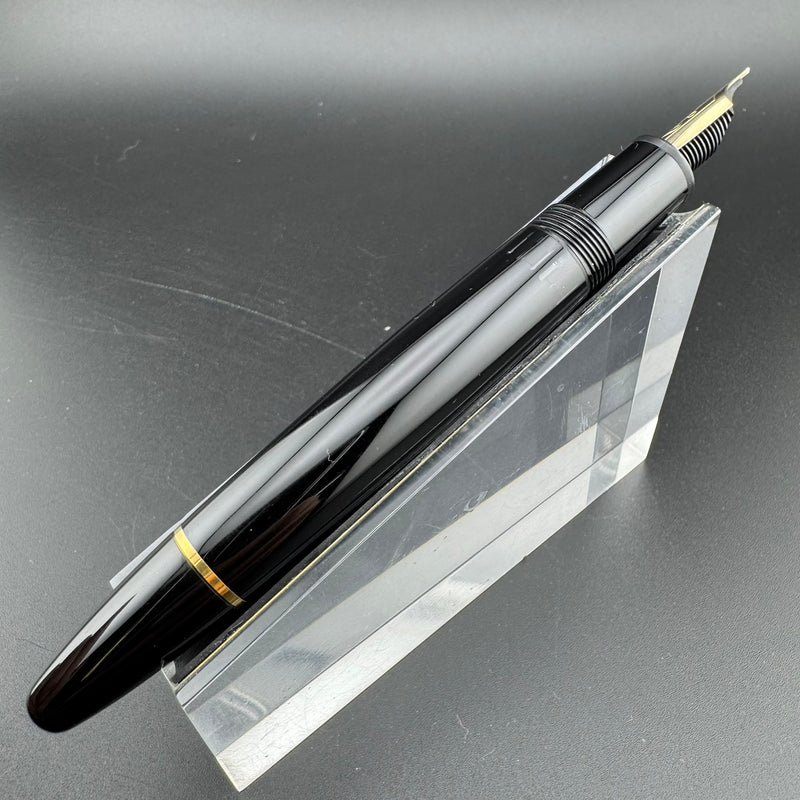 Montblanc Meisterstück No. 146 Fountain Pen 14K Gold Extra-Fine Nib Serviced
