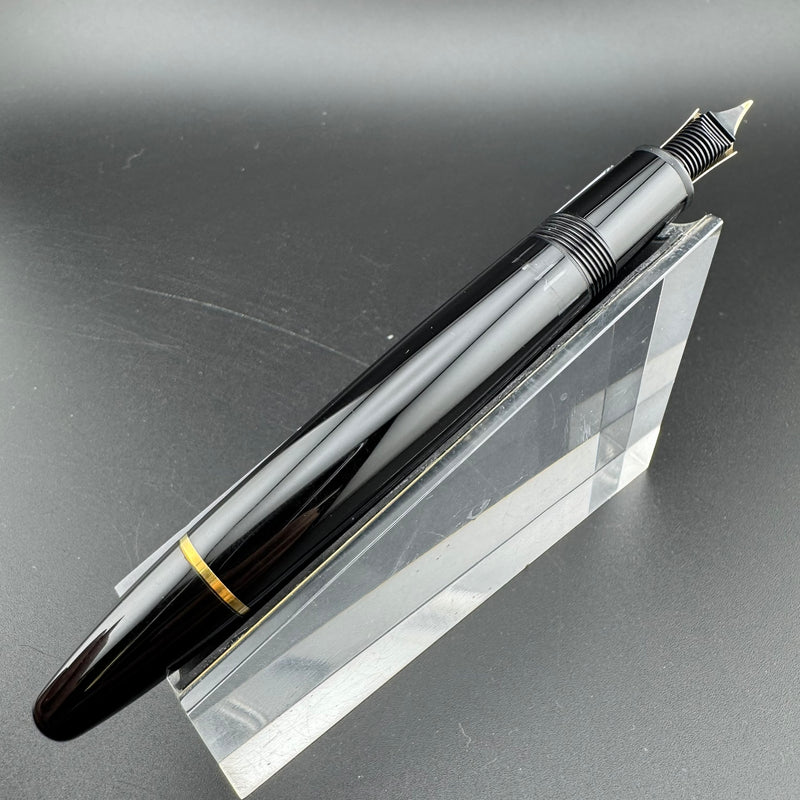 Montblanc Meisterstück No. 146 Fountain Pen 14K Gold Extra-Fine Nib Serviced