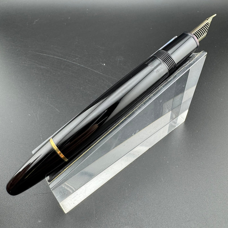 Montblanc Meisterstück No. 146 Fountain Pen 14K Gold Medium Nib Serviced