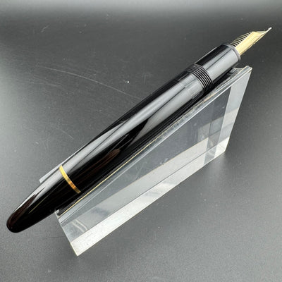 Montblanc Meisterstück No. 146 Fountain Pen 14K Gold Medium Nib Serviced