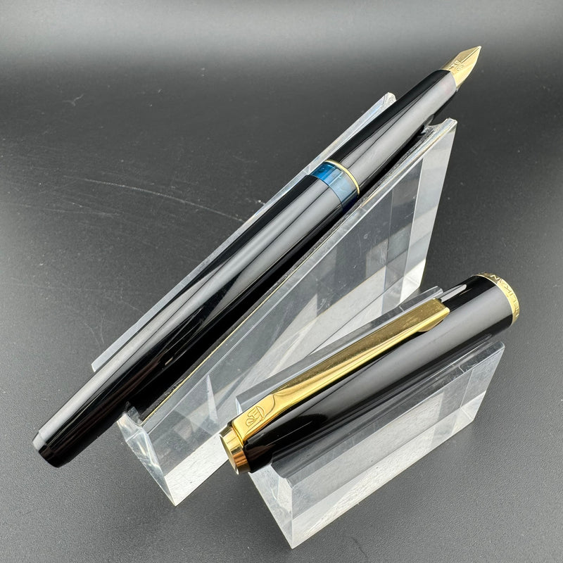 Pelikan Black Resin Cartridge Fountain Pen 14C Gold Fine Nib