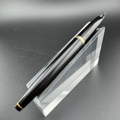 Platinum P-300 Black Resin Fountain Pen 18K Gold Soft-Fine Nib