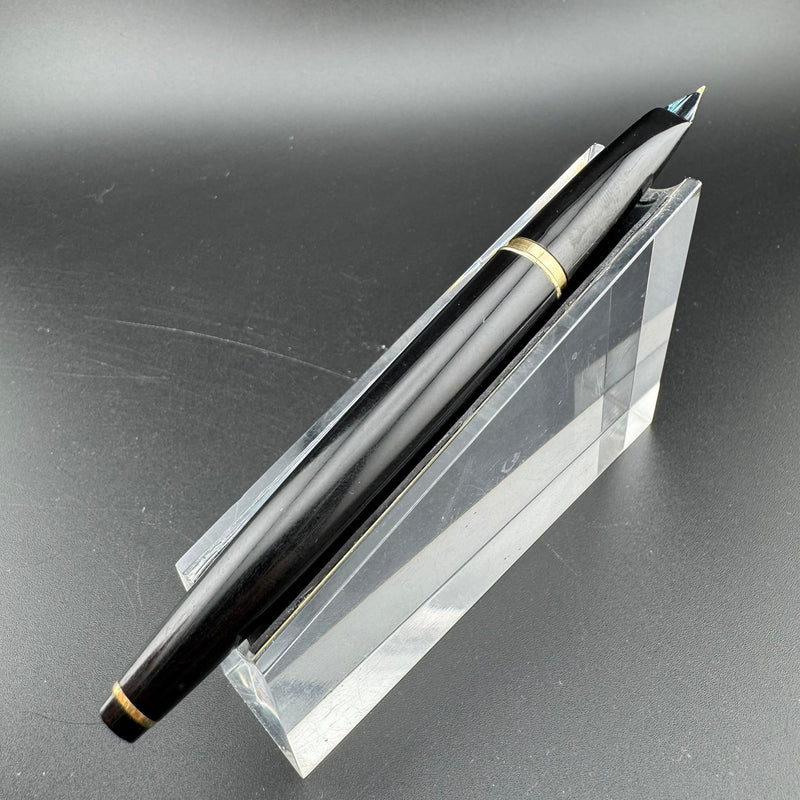 Platinum P-300 Black Resin Fountain Pen 18K Gold Soft-Fine Nib