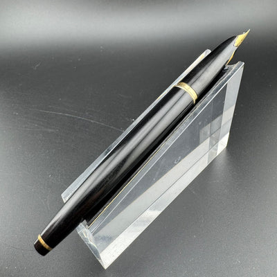 Platinum P-300 Black Resin Fountain Pen 18K Gold Soft-Fine Nib