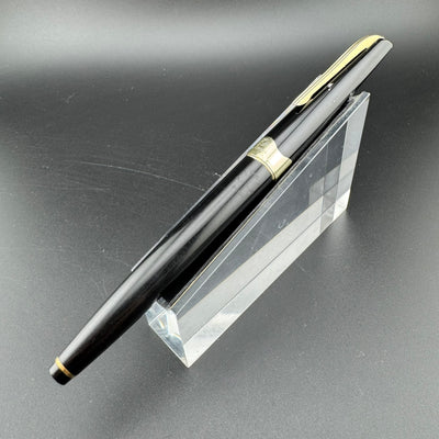 Platinum P-300 Black Resin Fountain Pen 18K Gold Soft-Fine Nib