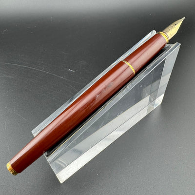 Pilot Deluxe Burgundy Resin Fountain Pen 14K Gold Medium Nib 5-92