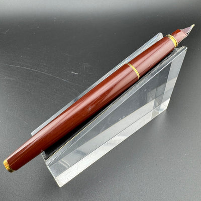 Pilot Deluxe Burgundy Resin Fountain Pen 14K Gold Medium Nib 5-92
