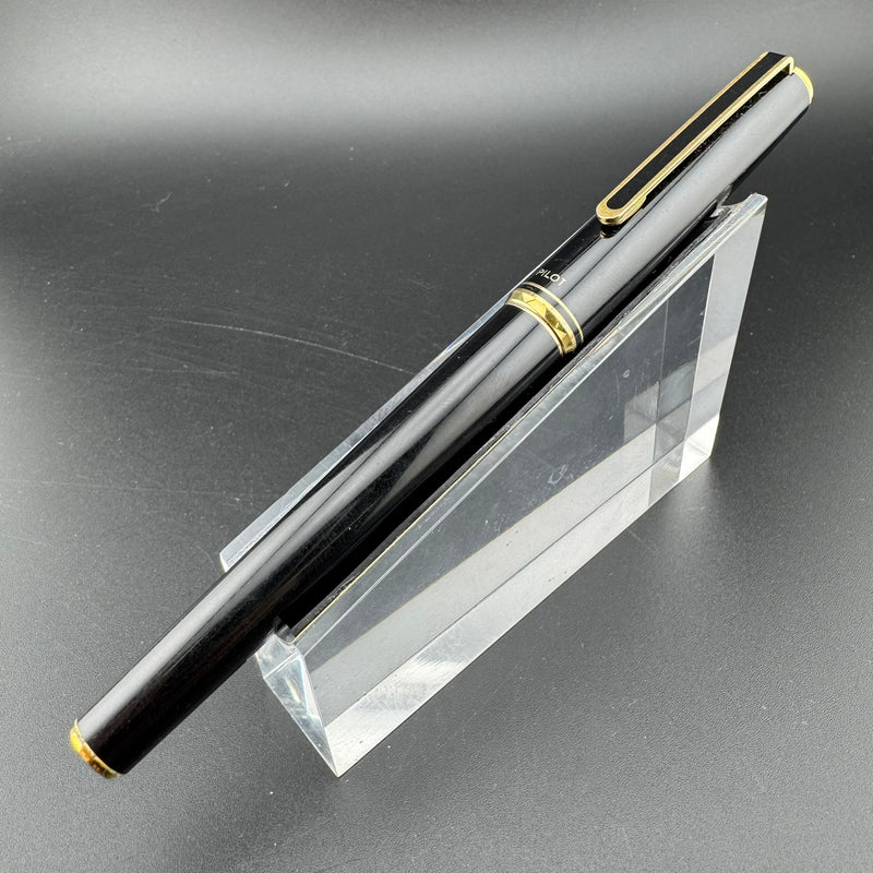 Pilot Black Resin Fountain Pen 14K Gold Fine Nib 10-81