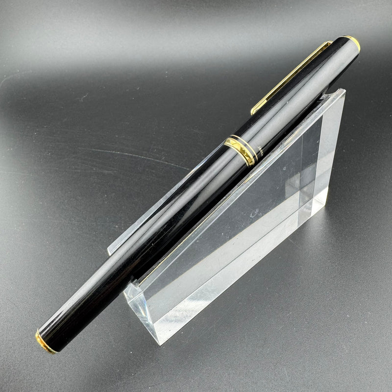 Pilot Black Resin Fountain Pen 14K Gold Fine Nib 10-81