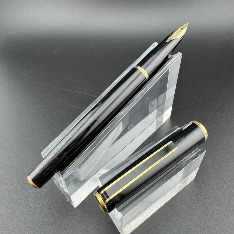 Sailor Black Fountain Pen 14K Swiss Bank Gold Fine Nib 1-71