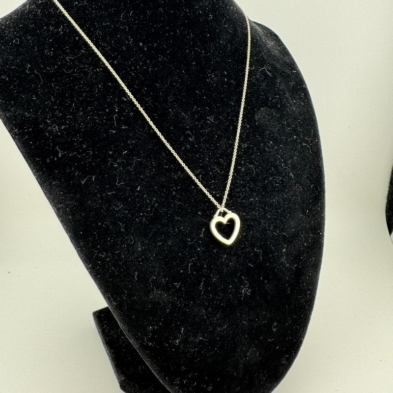 Tiffany & Co Sentimental Heart 925 Sterling Silver Pendant Necklace