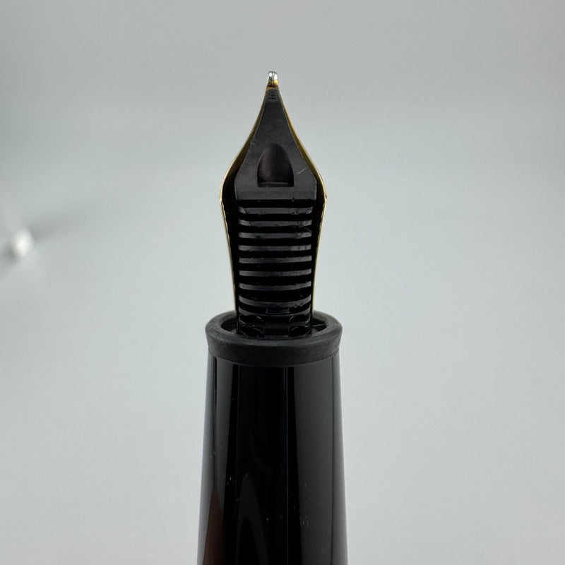 Montblanc Meisterstück No. 145 Classique Fountain Pen 14K Gold Fine Nib