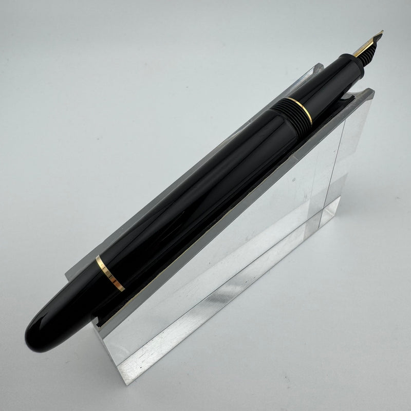 Montblanc Meisterstück No. 145 Classique Fountain Pen 14K Gold Fine Nib
