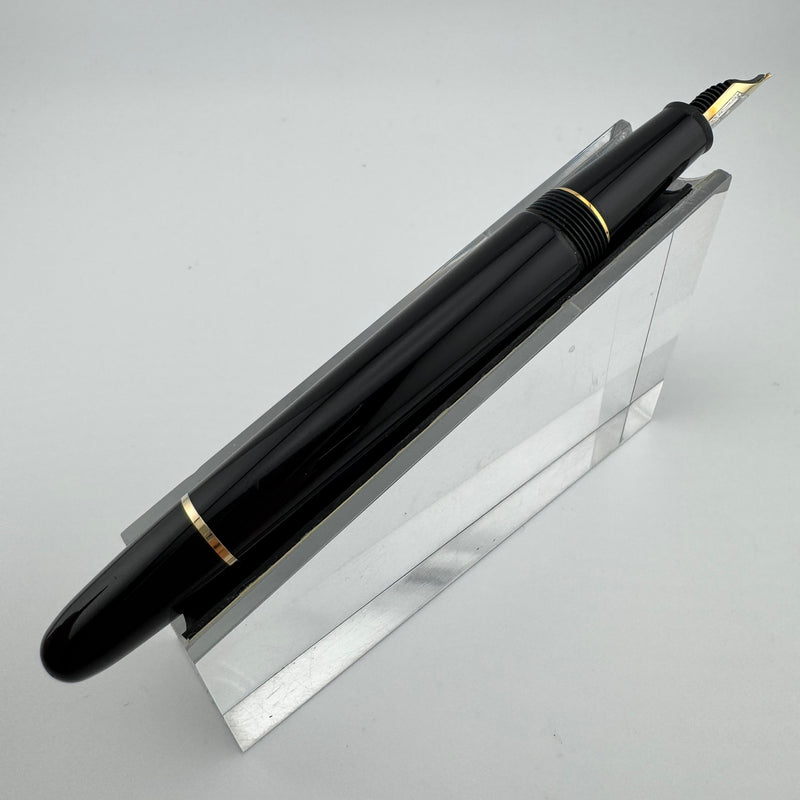 Montblanc Meisterstück No. 145 Classique Fountain Pen 14K Gold Fine Nib