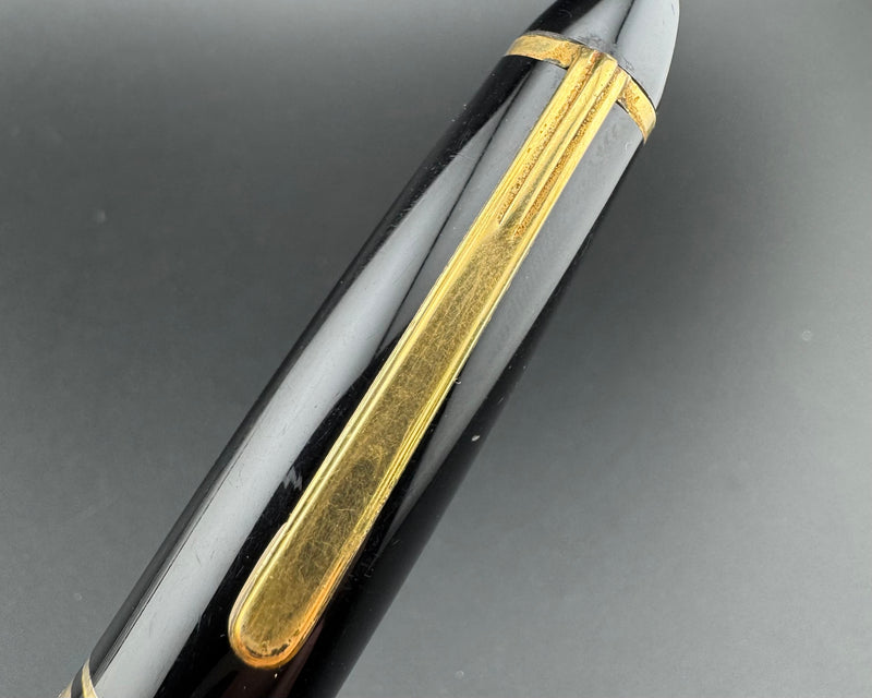 Montblanc Meisterstück No. 146 Fountain Pen 14C Gold Fine Flex Patina Nib Serviced