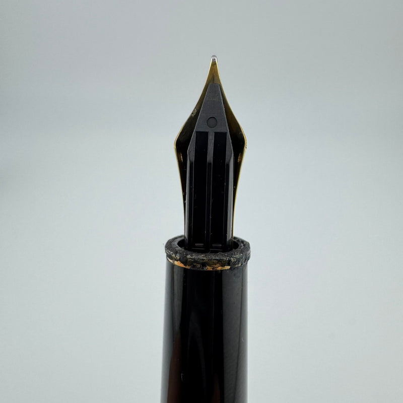 Montblanc Meisterstück No. 144 Burgundy Classique Fountain Pen 14K Gold Fine Nib