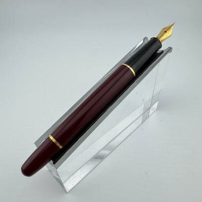 Montblanc Meisterstück No. 144 Burgundy Classique Fountain Pen 14K Gold Fine Nib