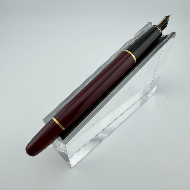 Montblanc Meisterstück No. 144 Burgundy Classique Fountain Pen 14K Gold Fine Nib