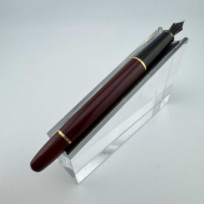 Montblanc Meisterstück No. 144 Burgundy Classique Fountain Pen 14K Gold Fine Nib
