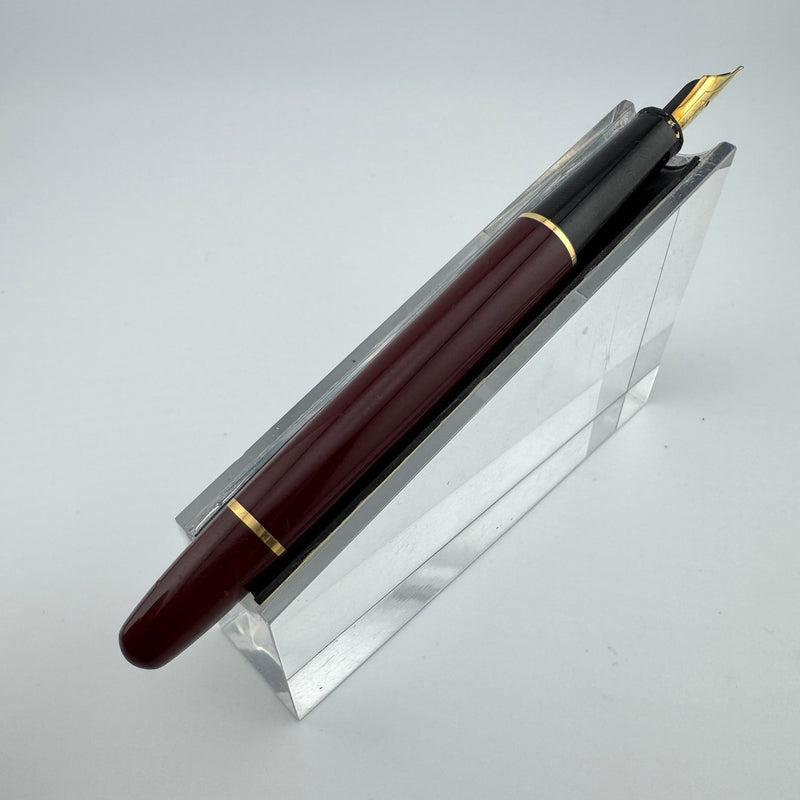 Montblanc Meisterstück No. 144 Burgundy Classique Fountain Pen 14K Gold Fine Nib
