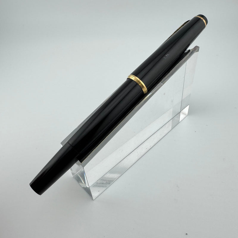 Montblanc No. 32 Black Resin Fountain Pen 14C Gold Fine Nib Serviced