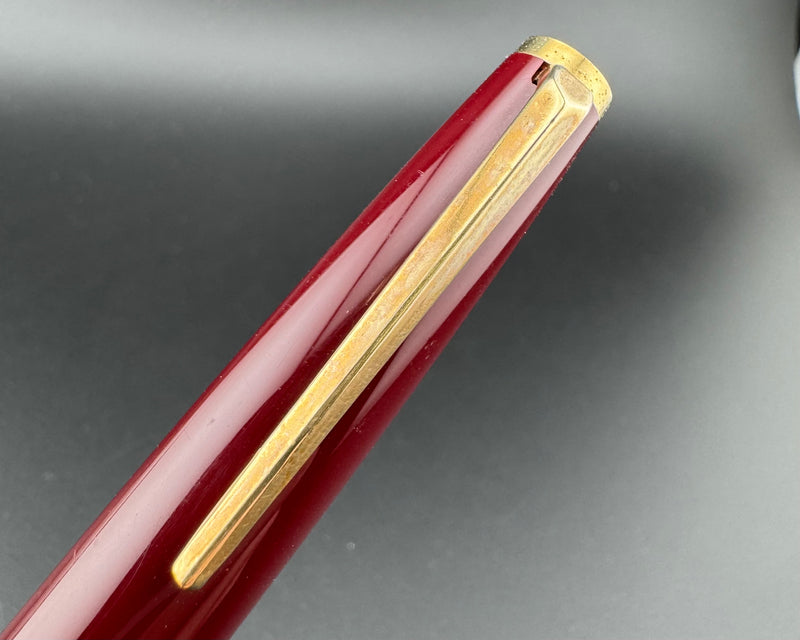 Montblanc Meisterstück No. 121 Bordeaux Fountain Pen 18K Gold Med Nib