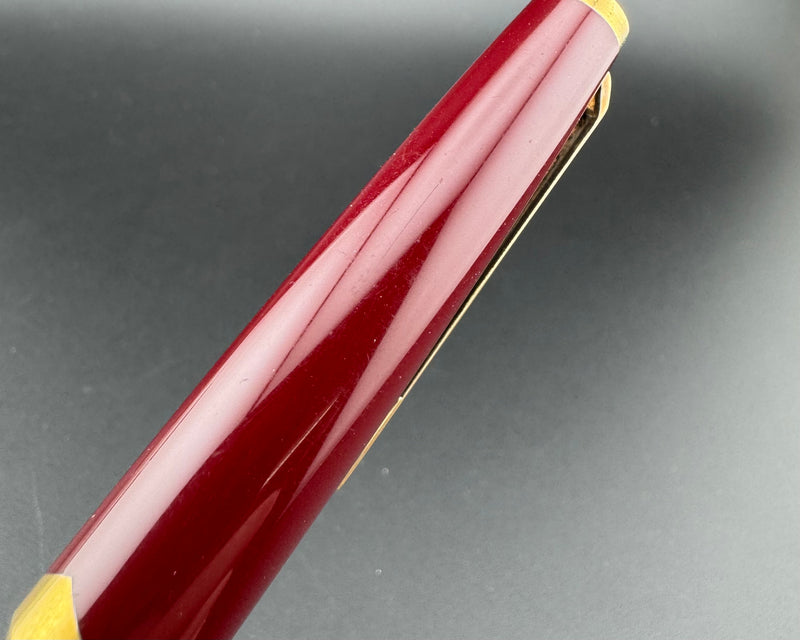 Montblanc Meisterstück No. 121 Bordeaux Fountain Pen 18K Gold Med Nib