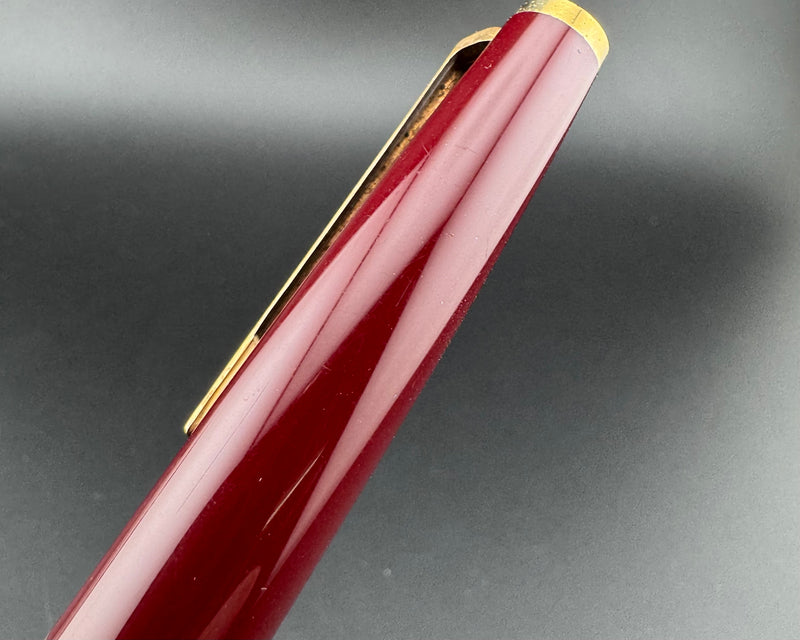 Montblanc Meisterstück No. 121 Bordeaux Fountain Pen 18K Gold Med Nib