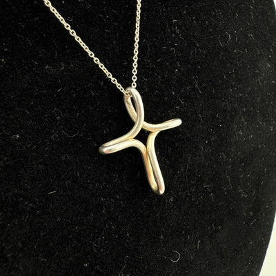 Tiffany & Co Elsa Peretti Infinity Cross 925 Sterling Silver Necklace