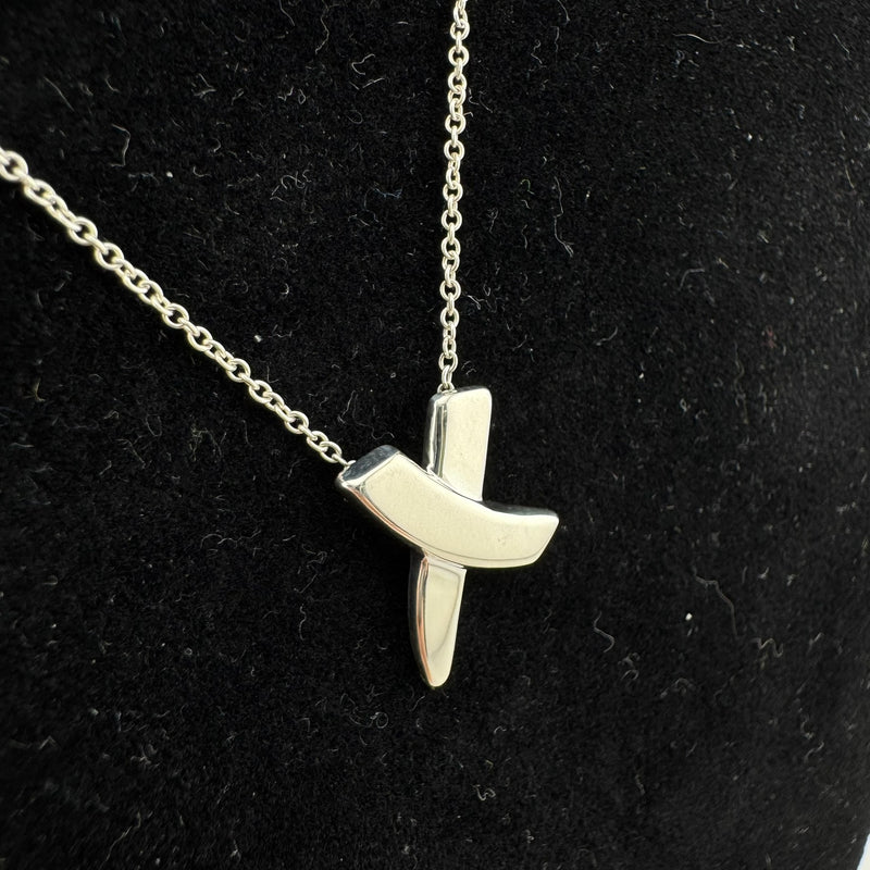 Tiffany & Co Paloma Picasso Kiss Cross 925 Sterling Silver Pendant Necklace