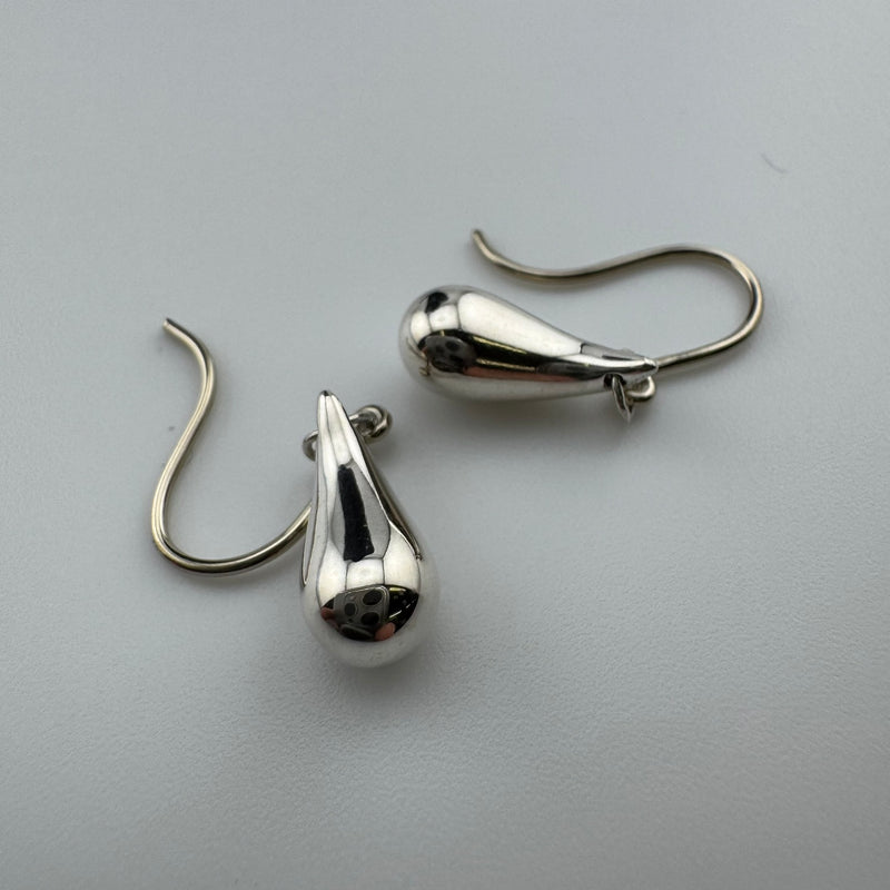 Tiffany & Co Elsa Peretti Teardrop 925 Sterling Silver Earrings