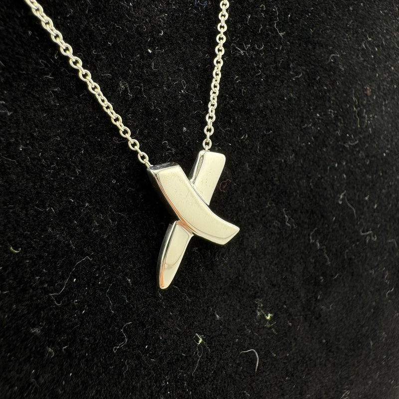 Tiffany & Co Paloma Picasso Kiss Cross 925 Sterling Silver Pendant Necklace