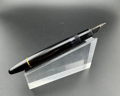 Montblanc Meisterstück No. 146 Fountain Pen 14C Gold Fine Nib Serviced