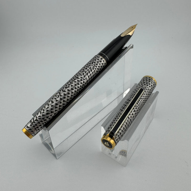 Pilot Custom Steel Etched Jukai Triangle Fountain Pen 18K Gold Fine Nib