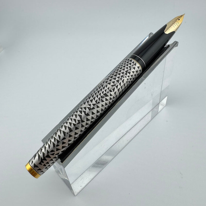 Pilot Custom Steel Etched Jukai Triangle Fountain Pen 18K Gold Fine Nib