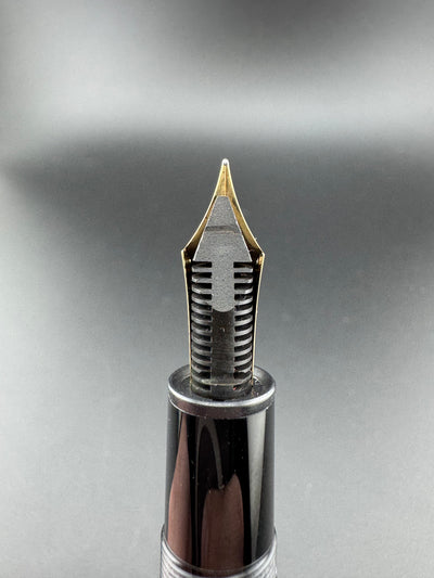 Montblanc Meisterstück No. 146 Fountain Pen 14K Gold Fine Nib Serviced
