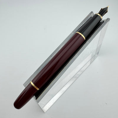 Montblanc Meisterstück No. 144 Burgundy Classique Fountain Pen 14K Gold Fine Nib