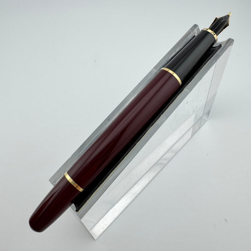 Montblanc Meisterstück No. 144 Burgundy Classique Fountain Pen 14K Gold Fine Nib
