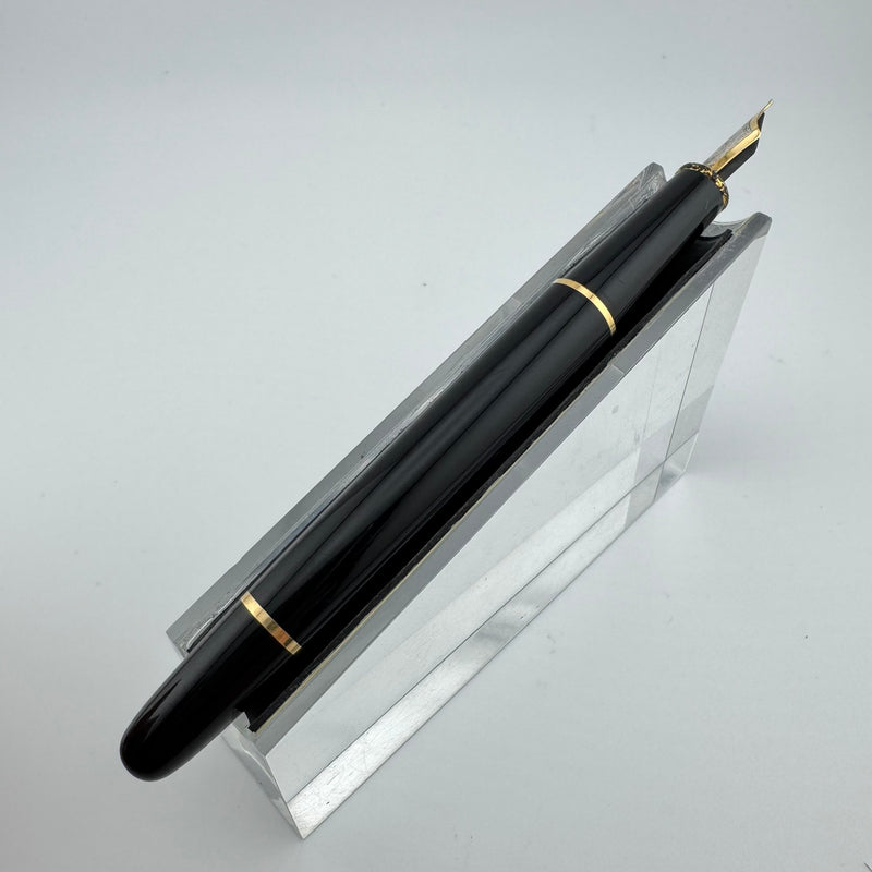 Montblanc Meisterstück No. 144 Classique Fountain Pen 14K Gold Two-Tone EF Nib
