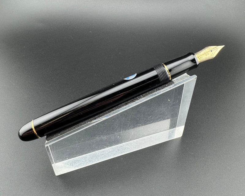 Pilot Custom 74 Black Resin Fountain Pen 14K Gold Soft-Fine Nib Nov 1999