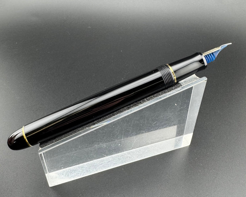 Pilot Custom 74 Black Resin Fountain Pen 14K Gold Soft-Fine Nib Nov 1999