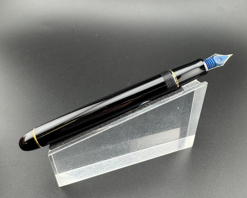 Pilot Custom 74 Black Resin Fountain Pen 14K Gold Soft-Fine Nib Nov 1999