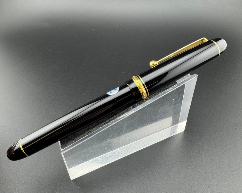 Pilot Custom 74 Black Resin Fountain Pen 14K Gold Soft-Fine Nib Nov 1999