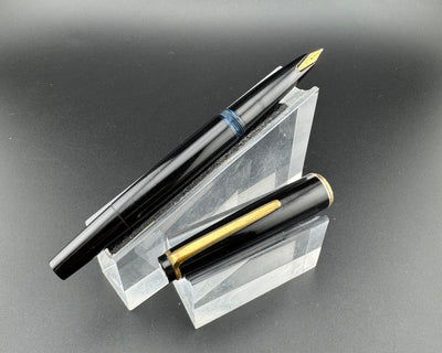 Montblanc No. 32 Black Resin Fountain Pen 14K Gold Extra-Fine Nib
