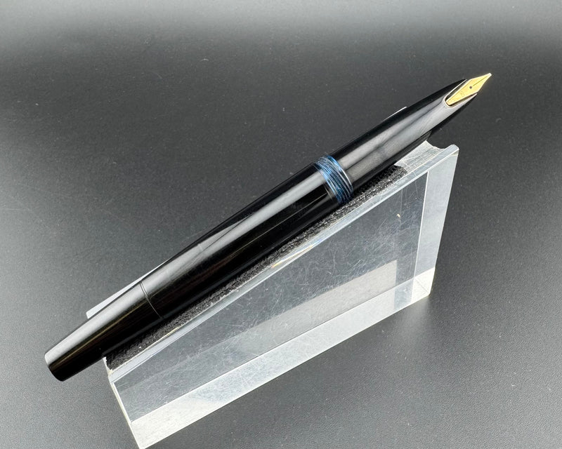Montblanc No. 32 Black Resin Fountain Pen 14K Gold Extra-Fine Nib